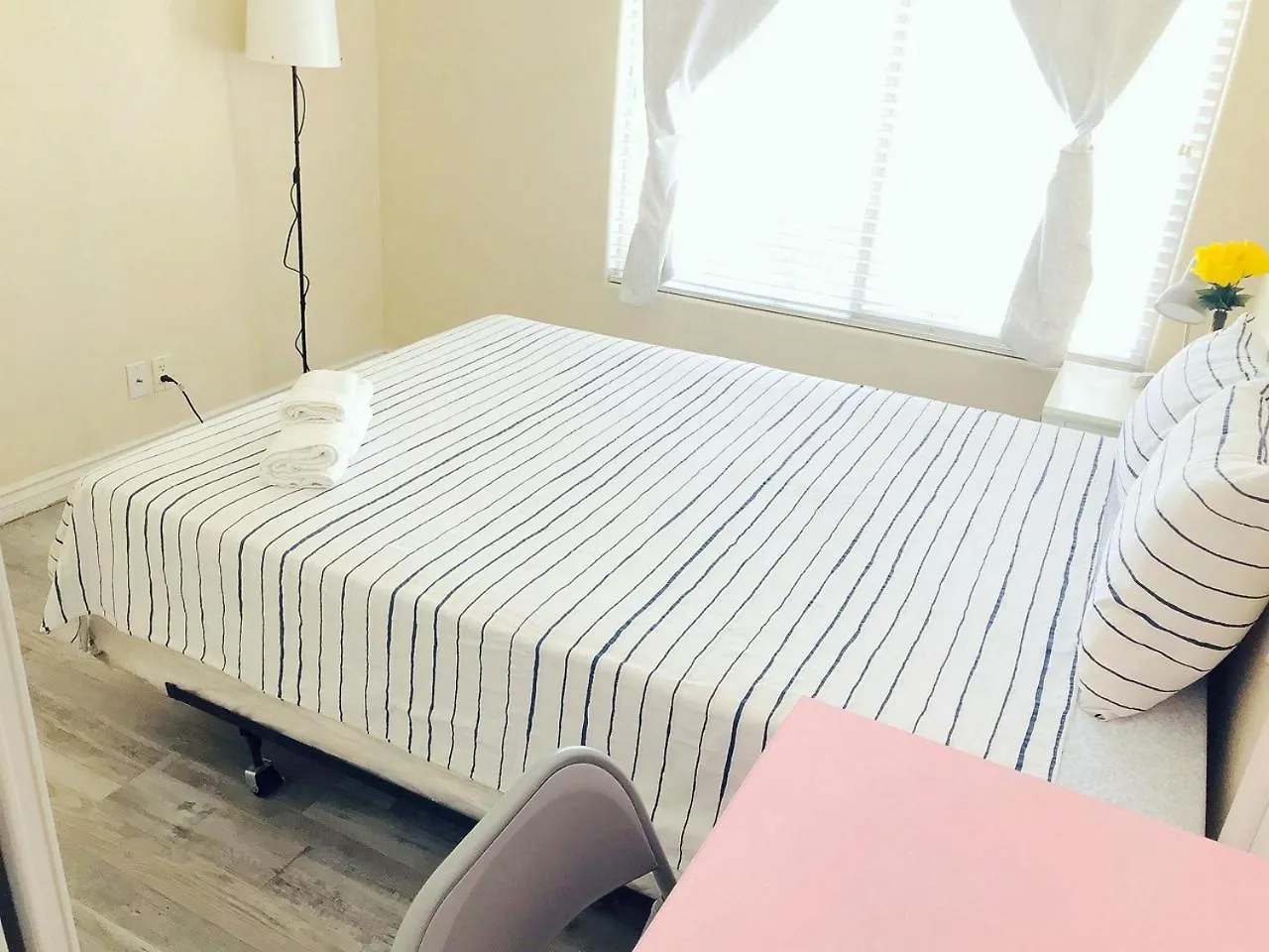 Comfortable Big Bedroom In The House For Rent-03 Λας Βέγκας Δωμάτια σε οικογενειακή κατοικία