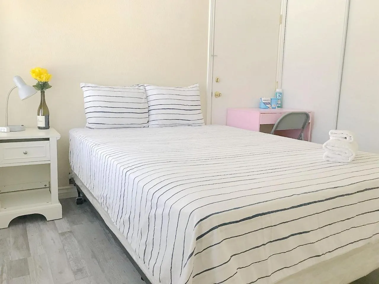 Comfortable Big Bedroom In The House For Rent-03 Λας Βέγκας Δωμάτια σε οικογενειακή κατοικία