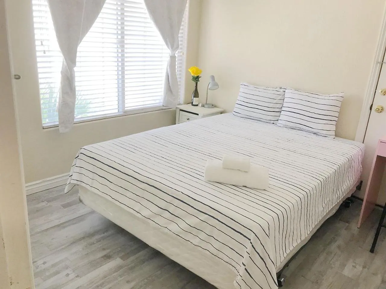 Comfortable Big Bedroom In The House For Rent-03 لاس فيغاس